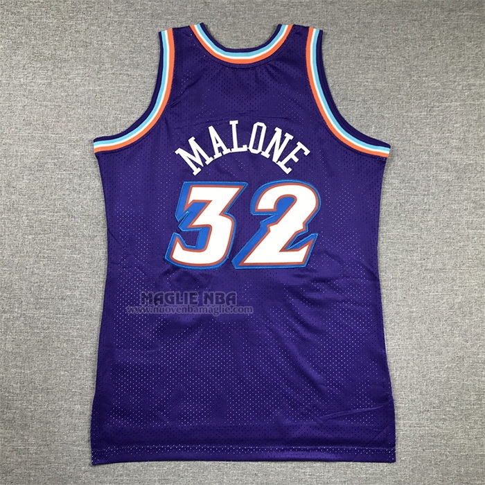 Maglia
 Karl Malone NO 32 Bambino
 Utah Jazz Mitchell & Ness 1996-97 Viola
